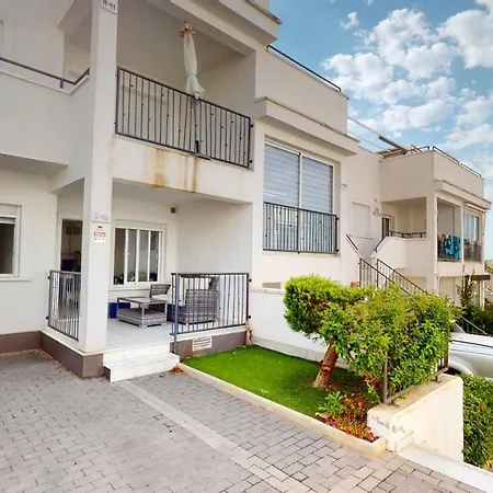 Vistabella 2 Bed Lower Apartment